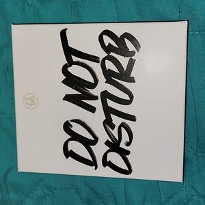 NEW SEALED bh Cosmetics‎ Do Not Disturb 9 Color Eyeshadow Palette 12g